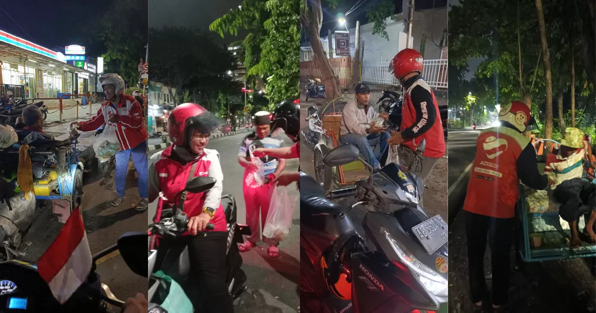 Komunitas ACI Ojek Online Berbagi Jumat Berkah Nasi Bungkus Malam Hari di Surabaya