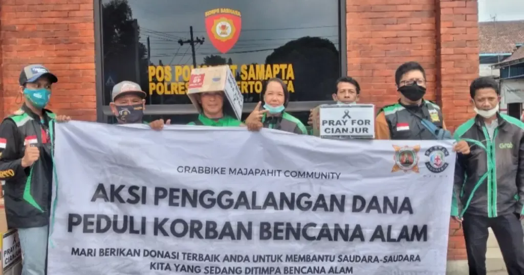 Komunitas GMC melakukan Aksi Penggalangan Dana Peduli Korban Bencana Alam di Jawa Timur